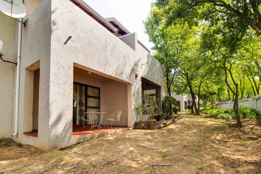 2 Bedroom Property for Sale in Buccleuch Gauteng