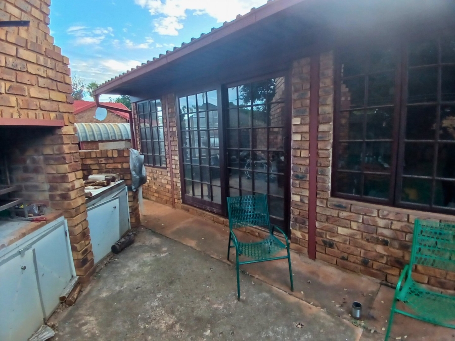3 Bedroom Property for Sale in Chantelle Gauteng