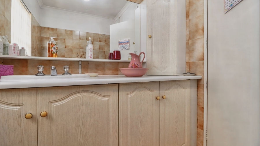 2 Bedroom Property for Sale in Terenure Gauteng