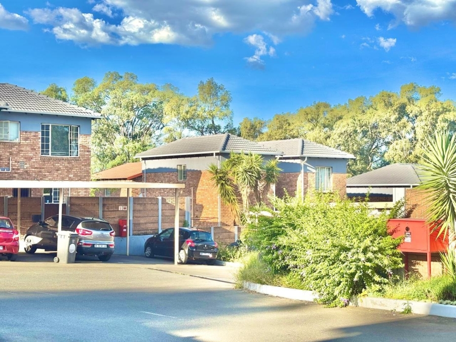 2 Bedroom Property for Sale in North Riding Gauteng