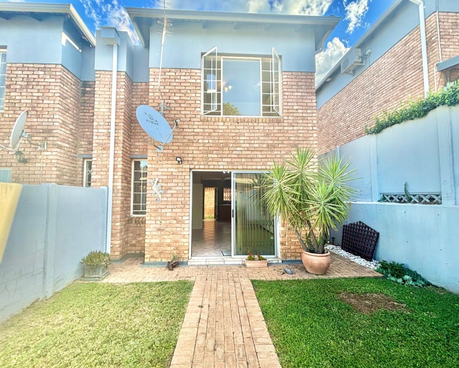 2 Bedroom Property for Sale in North Riding Gauteng