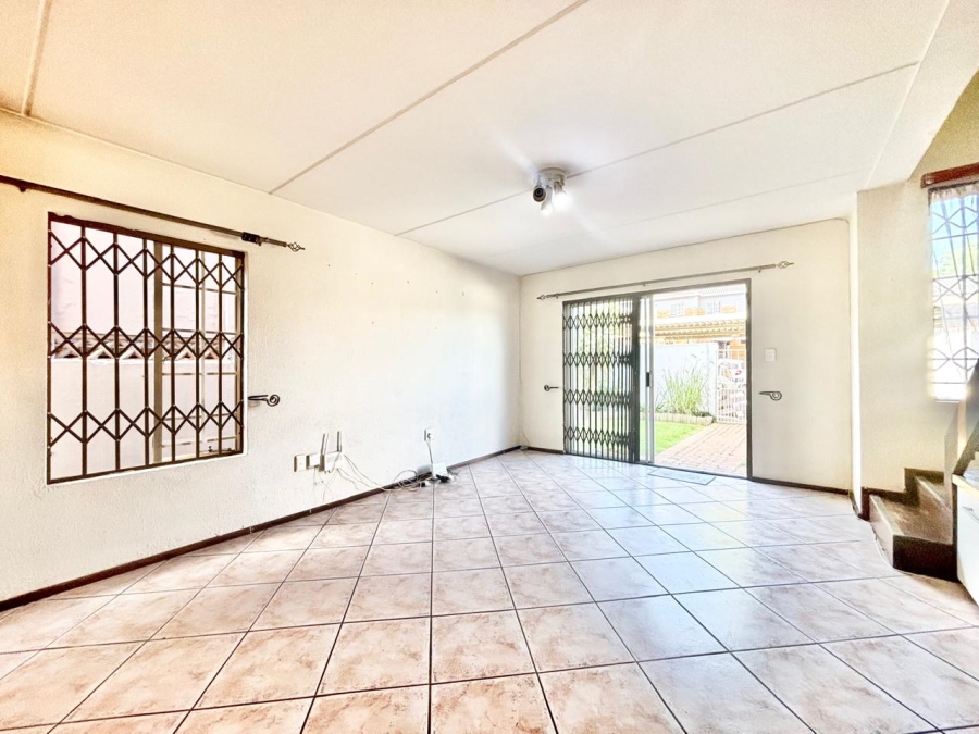 2 Bedroom Property for Sale in North Riding Gauteng