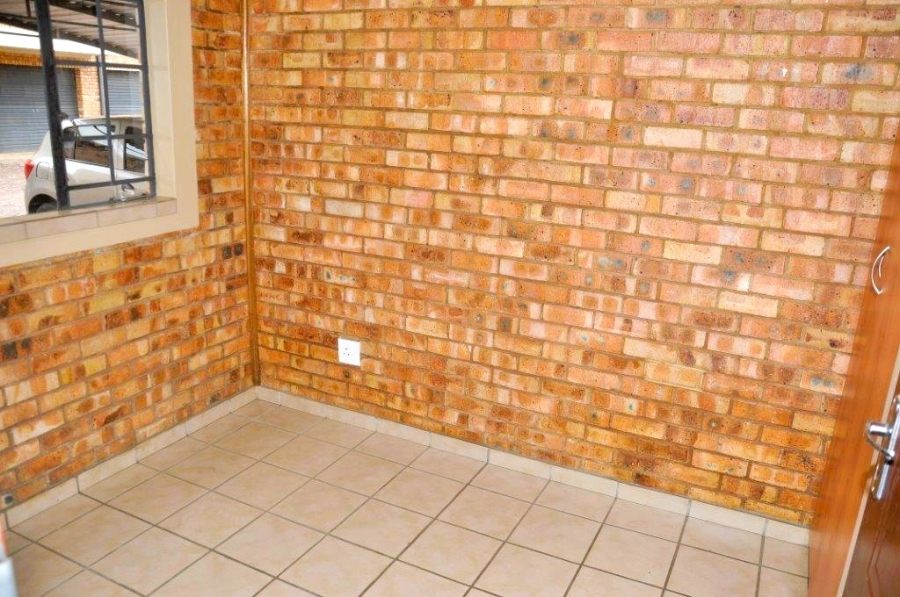 To Let 1 Bedroom Property for Rent in Wonderboom South Gauteng