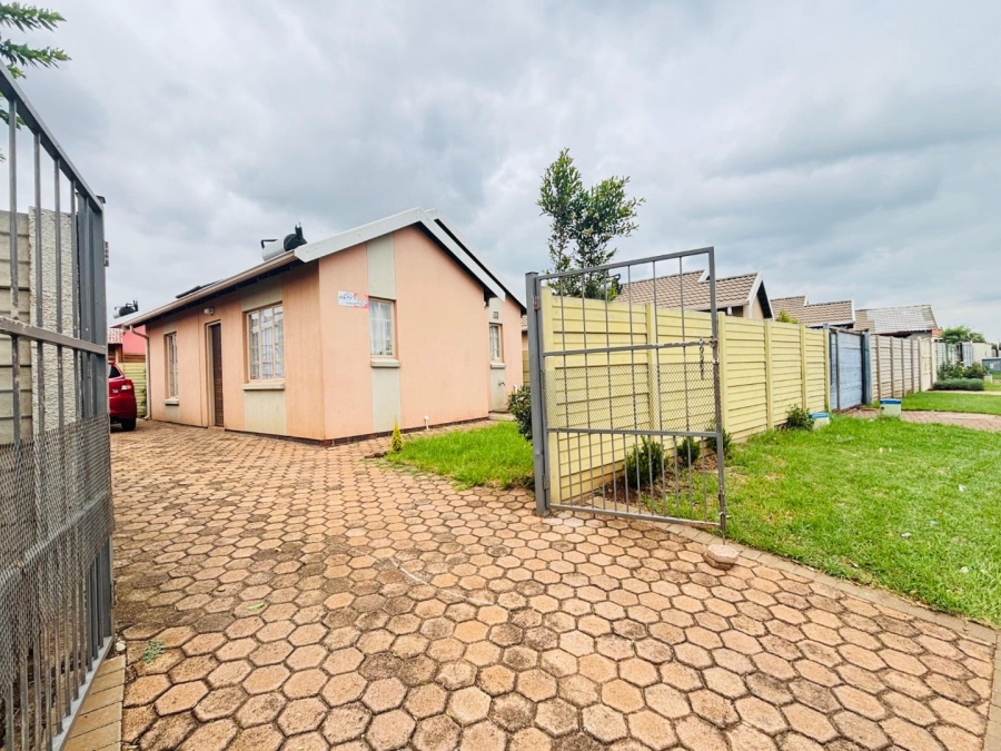 2 Bedroom Property for Sale in Sky City Gauteng