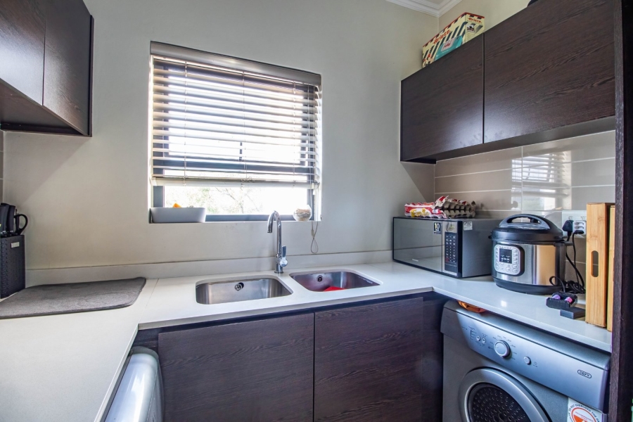 2 Bedroom Property for Sale in Greenstone Ridge Gauteng