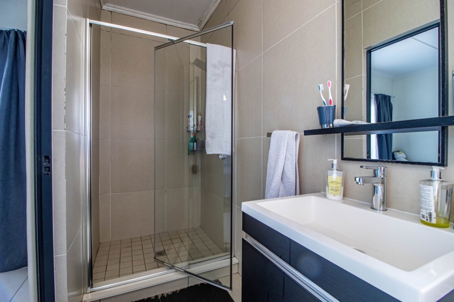 2 Bedroom Property for Sale in Greenstone Ridge Gauteng