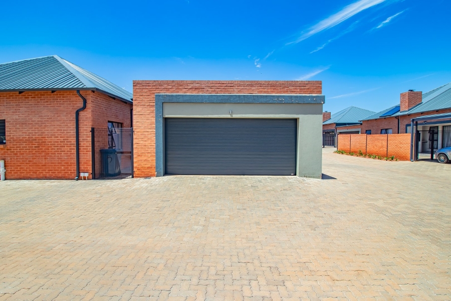 2 Bedroom Property for Sale in Annlin Gauteng