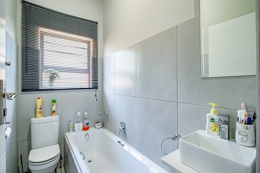 2 Bedroom Property for Sale in Annlin Gauteng