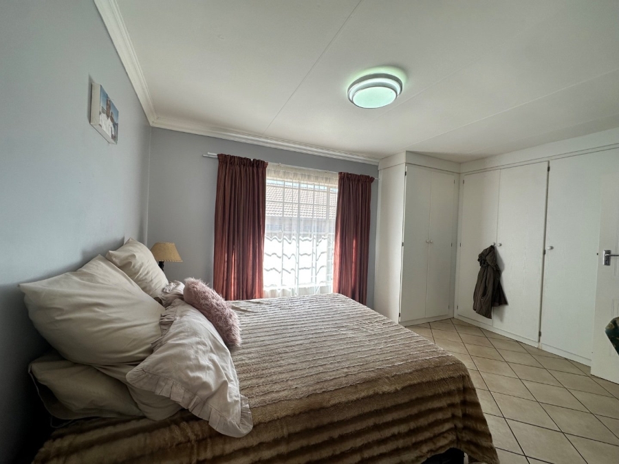 3 Bedroom Property for Sale in Sinoville Gauteng