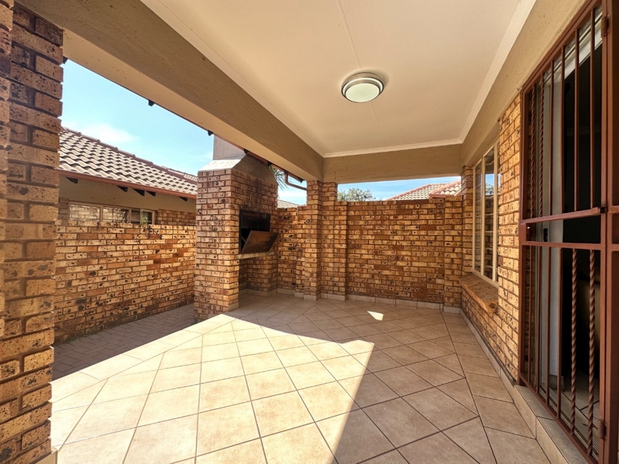 3 Bedroom Property for Sale in Sinoville Gauteng