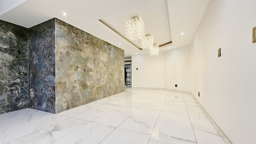 6 Bedroom Property for Sale in Three Rivers East Gauteng