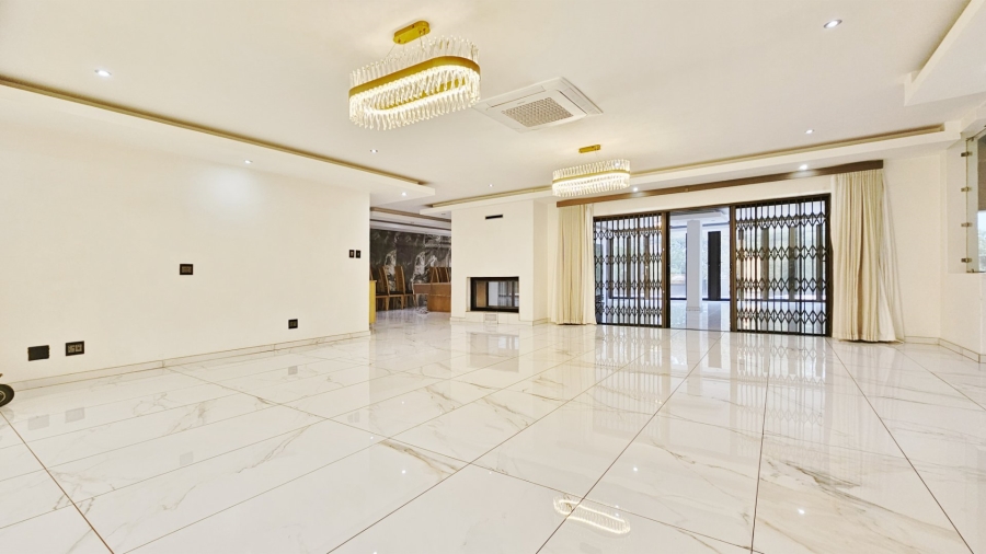 6 Bedroom Property for Sale in Three Rivers East Gauteng