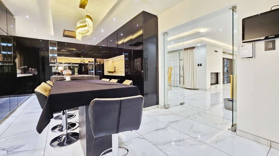 6 Bedroom Property for Sale in Three Rivers East Gauteng