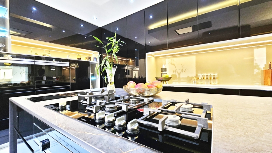 6 Bedroom Property for Sale in Three Rivers East Gauteng