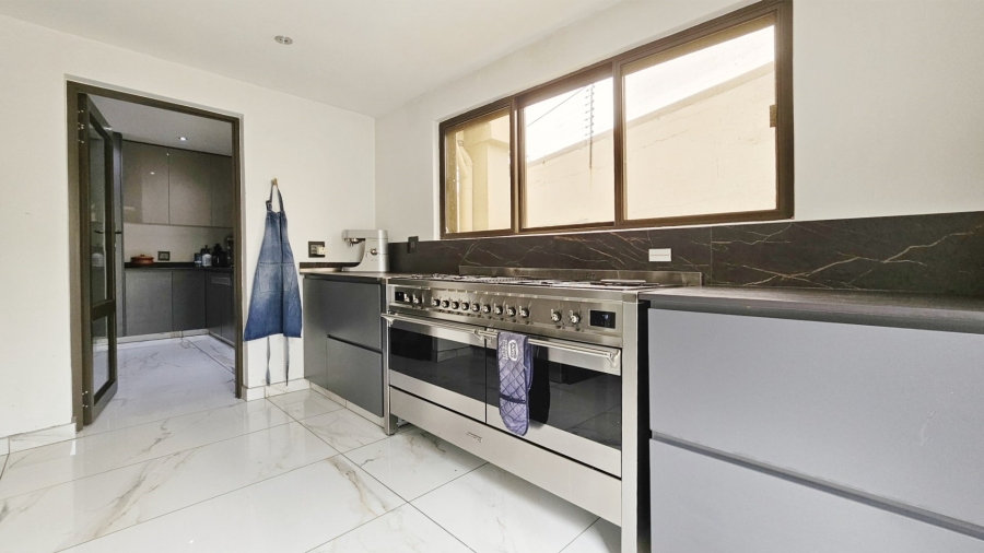 6 Bedroom Property for Sale in Three Rivers East Gauteng