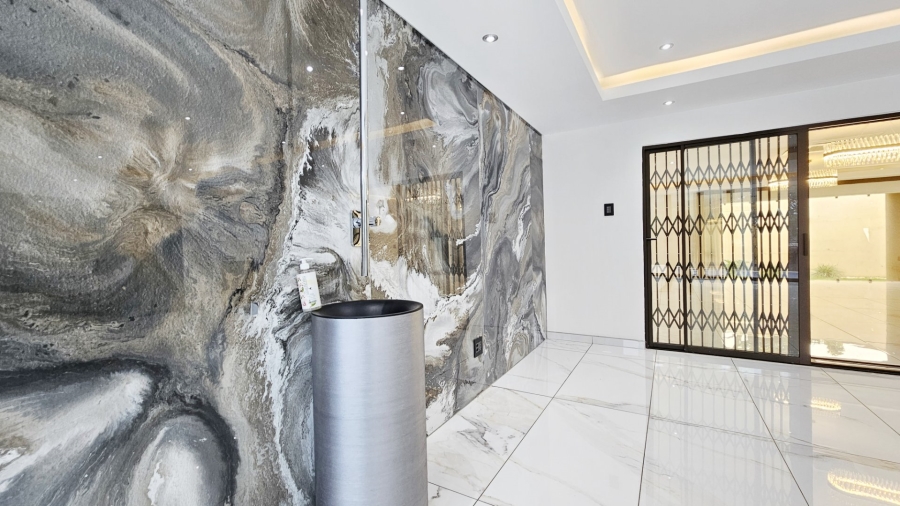 6 Bedroom Property for Sale in Three Rivers East Gauteng