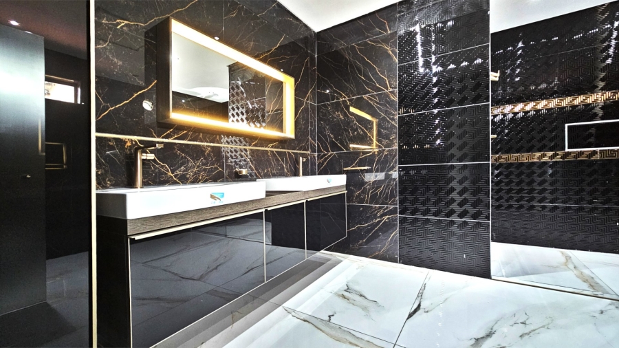 6 Bedroom Property for Sale in Three Rivers East Gauteng