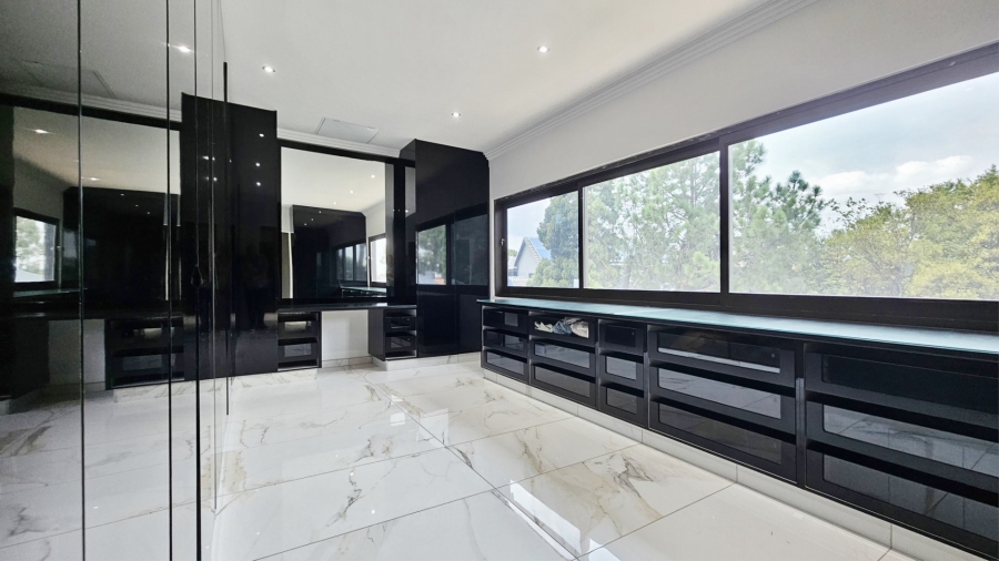 6 Bedroom Property for Sale in Three Rivers East Gauteng