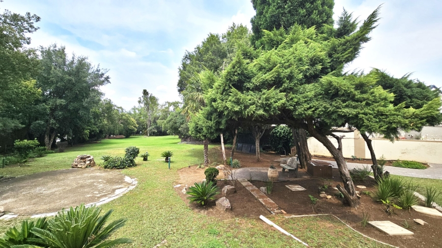 6 Bedroom Property for Sale in Three Rivers East Gauteng