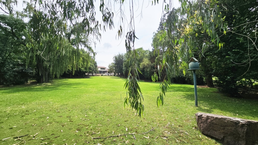 6 Bedroom Property for Sale in Three Rivers East Gauteng