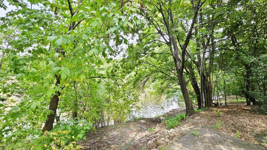 6 Bedroom Property for Sale in Three Rivers East Gauteng