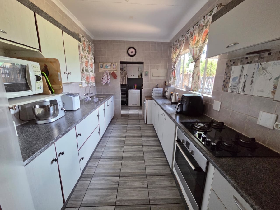 3 Bedroom Property for Sale in Sinoville Gauteng