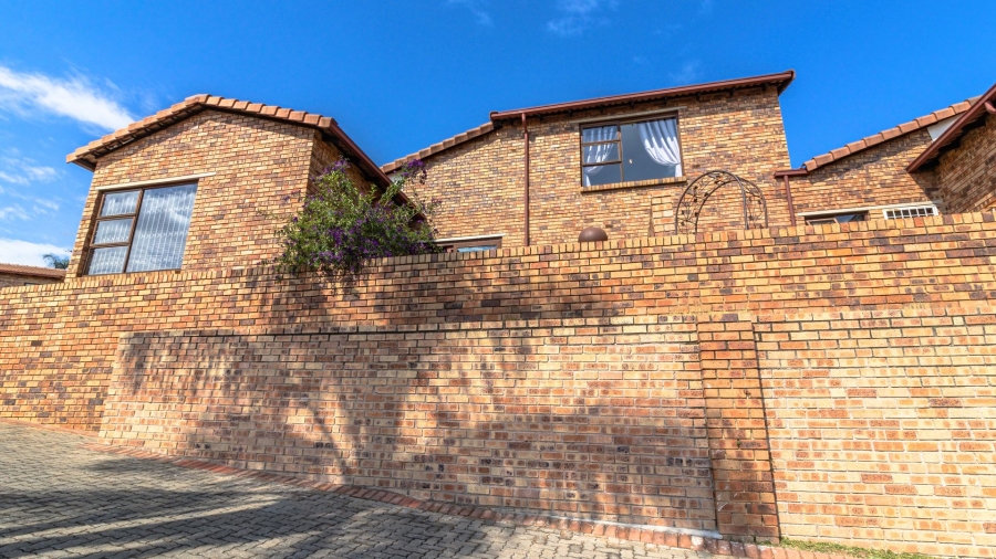 3 Bedroom Property for Sale in Rangeview Gauteng