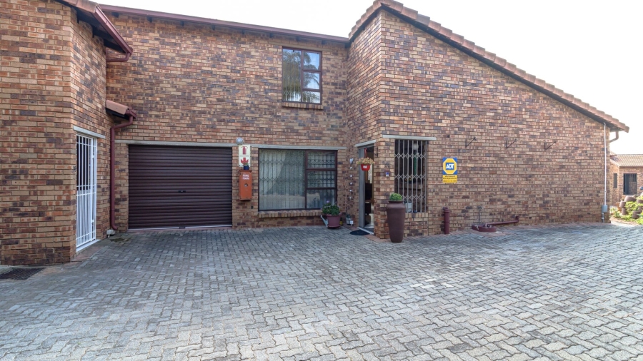 3 Bedroom Property for Sale in Rangeview Gauteng