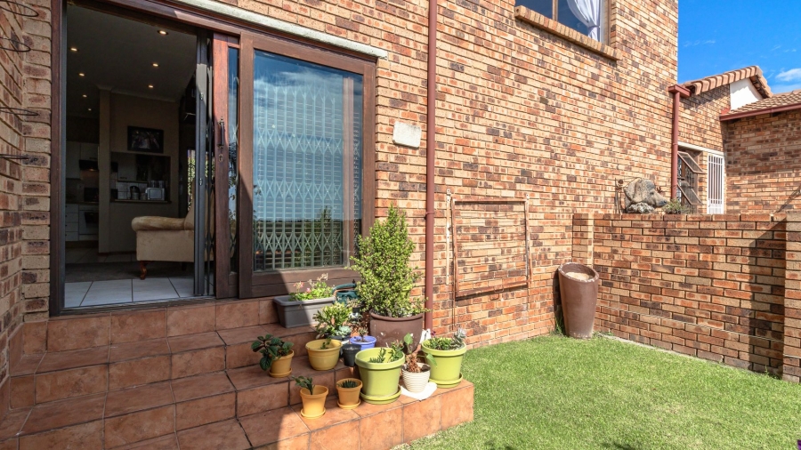 3 Bedroom Property for Sale in Rangeview Gauteng