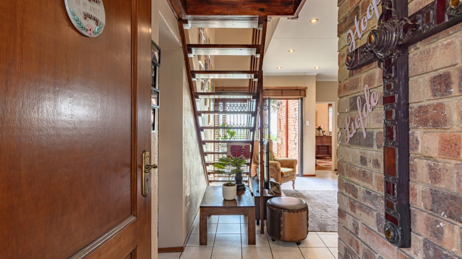 3 Bedroom Property for Sale in Rangeview Gauteng