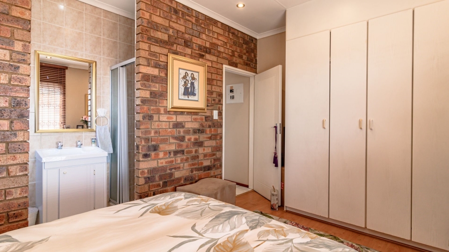 3 Bedroom Property for Sale in Rangeview Gauteng