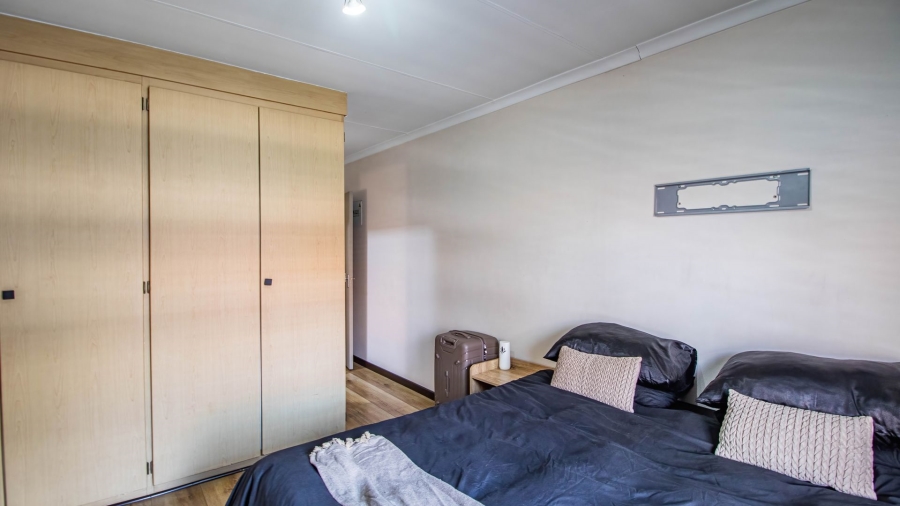 2 Bedroom Property for Sale in Bonaero Park Gauteng