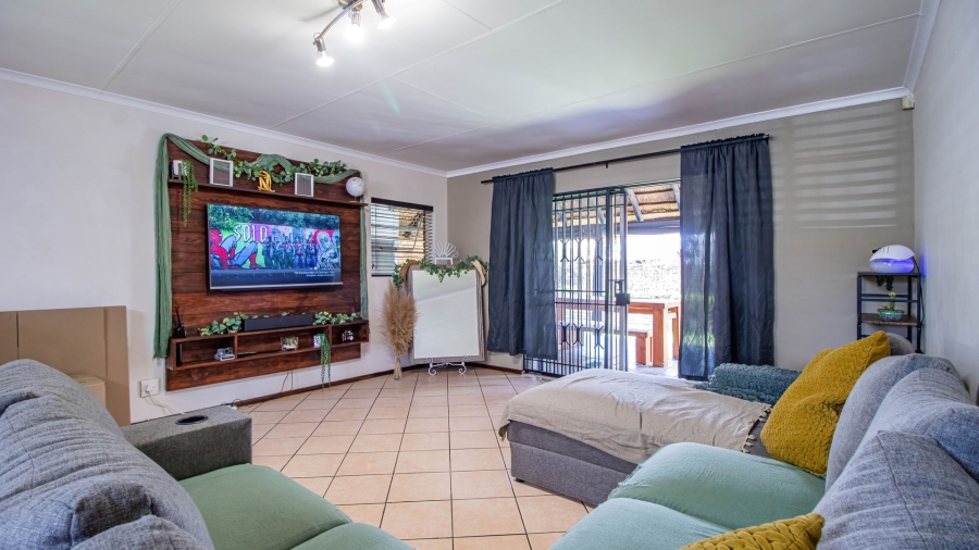 2 Bedroom Property for Sale in Bonaero Park Gauteng