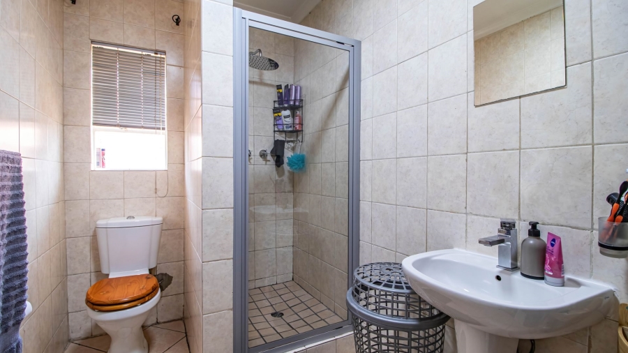 2 Bedroom Property for Sale in Bonaero Park Gauteng