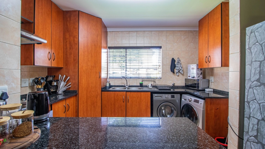 2 Bedroom Property for Sale in Bonaero Park Gauteng