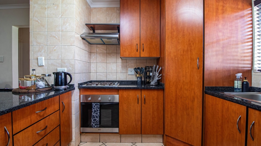 2 Bedroom Property for Sale in Bonaero Park Gauteng