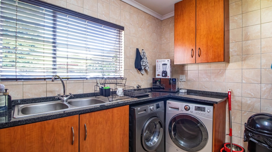 2 Bedroom Property for Sale in Bonaero Park Gauteng