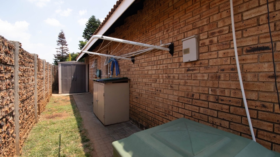 2 Bedroom Property for Sale in Bonaero Park Gauteng