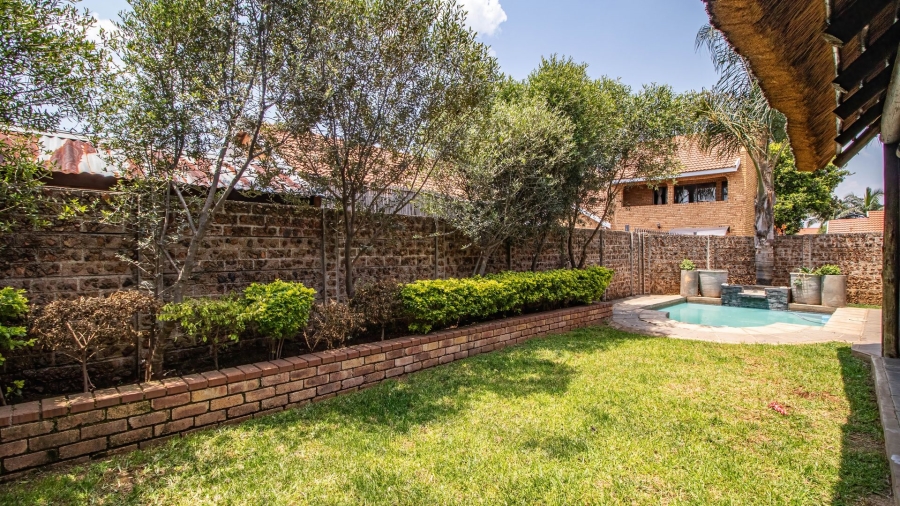 2 Bedroom Property for Sale in Bonaero Park Gauteng