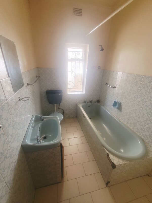 To Let  Bedroom Property for Rent in Orange Grove Gauteng