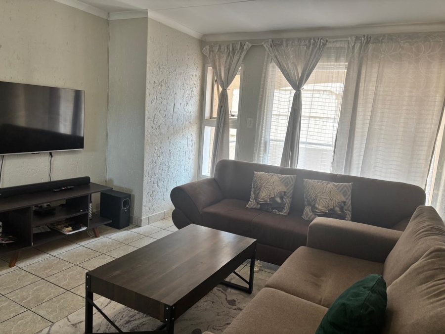 1 Bedroom Property for Sale in Meredale Gauteng