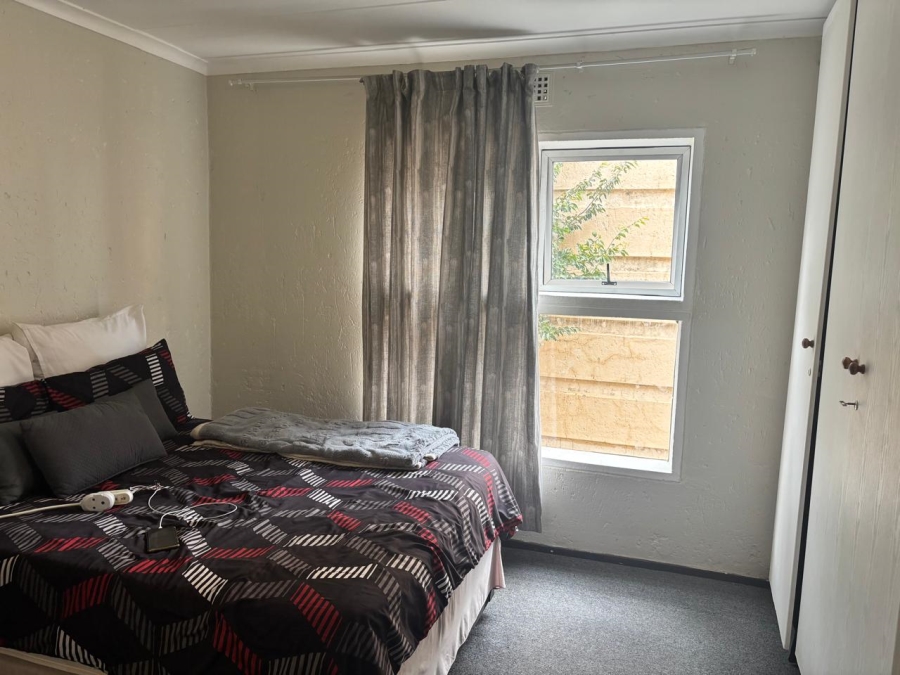 1 Bedroom Property for Sale in Meredale Gauteng