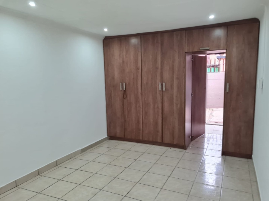 To Let 2 Bedroom Property for Rent in Lenasia Ext 2 Gauteng