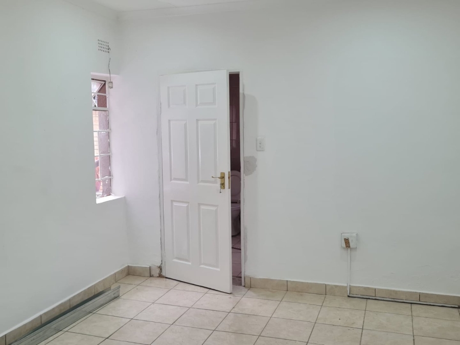 To Let 2 Bedroom Property for Rent in Lenasia Ext 2 Gauteng