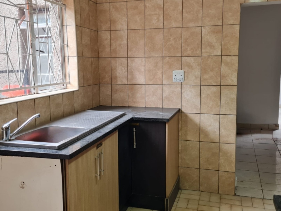 To Let 2 Bedroom Property for Rent in Lenasia Ext 2 Gauteng