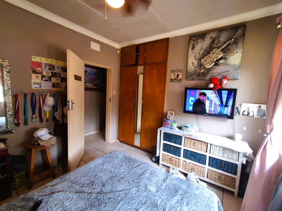 4 Bedroom Property for Sale in Rensburg Gauteng