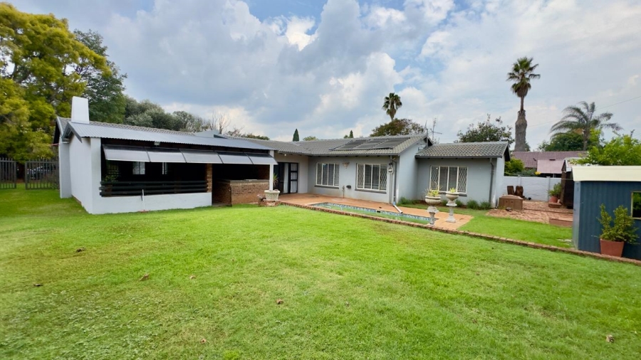 5 Bedroom Property for Sale in Eldoraigne Gauteng