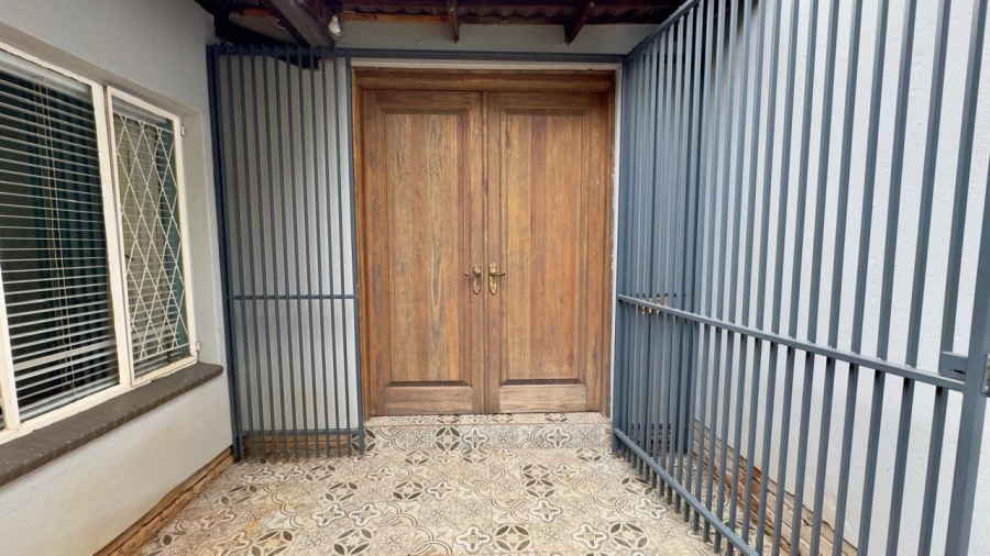 5 Bedroom Property for Sale in Eldoraigne Gauteng