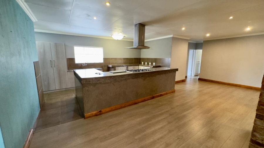 5 Bedroom Property for Sale in Eldoraigne Gauteng