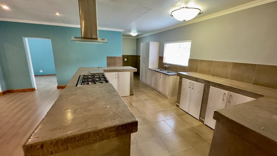 5 Bedroom Property for Sale in Eldoraigne Gauteng